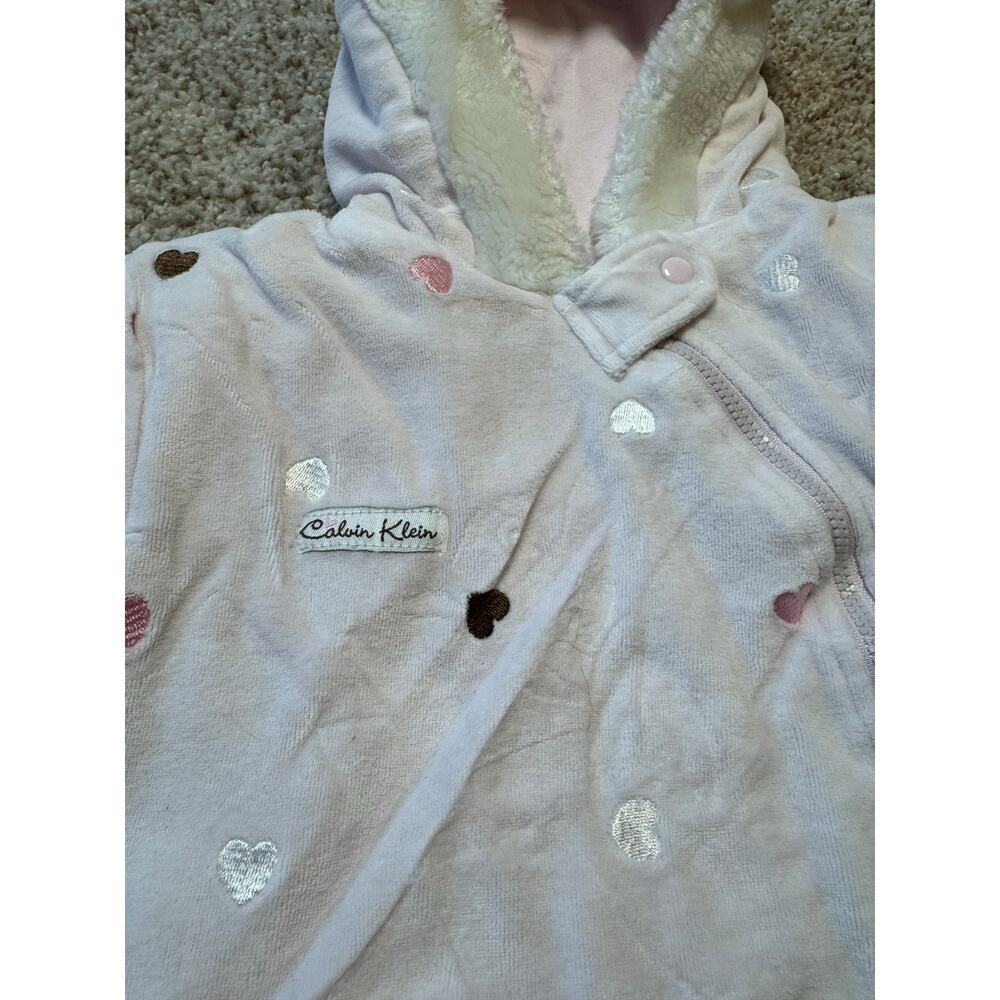 Calvin Klein Baby Girl Outerwear/Bunting size 3-6 mos, Pink, Fuzzy; Soft, Hearts - Picture 7 of 9